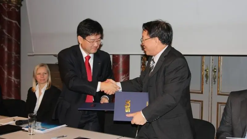 78720_Signing-Ceremony-for-STX-HI