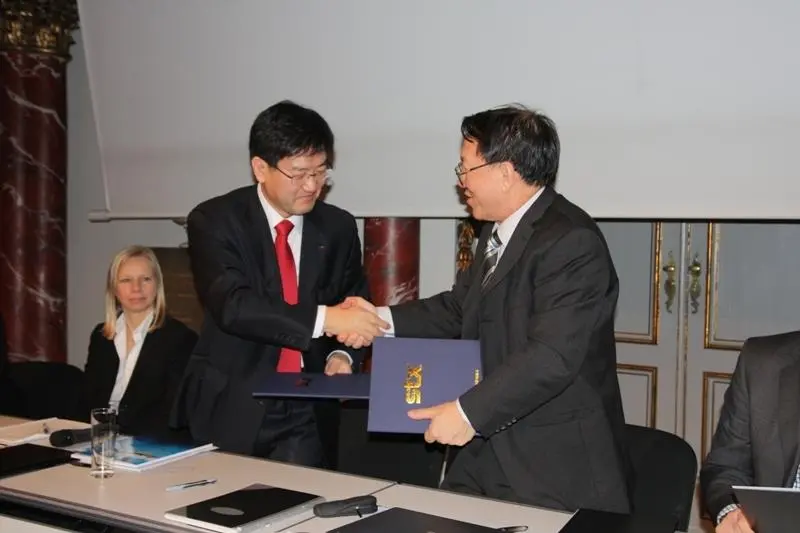 78720_Signing-Ceremony-for-STX-HI