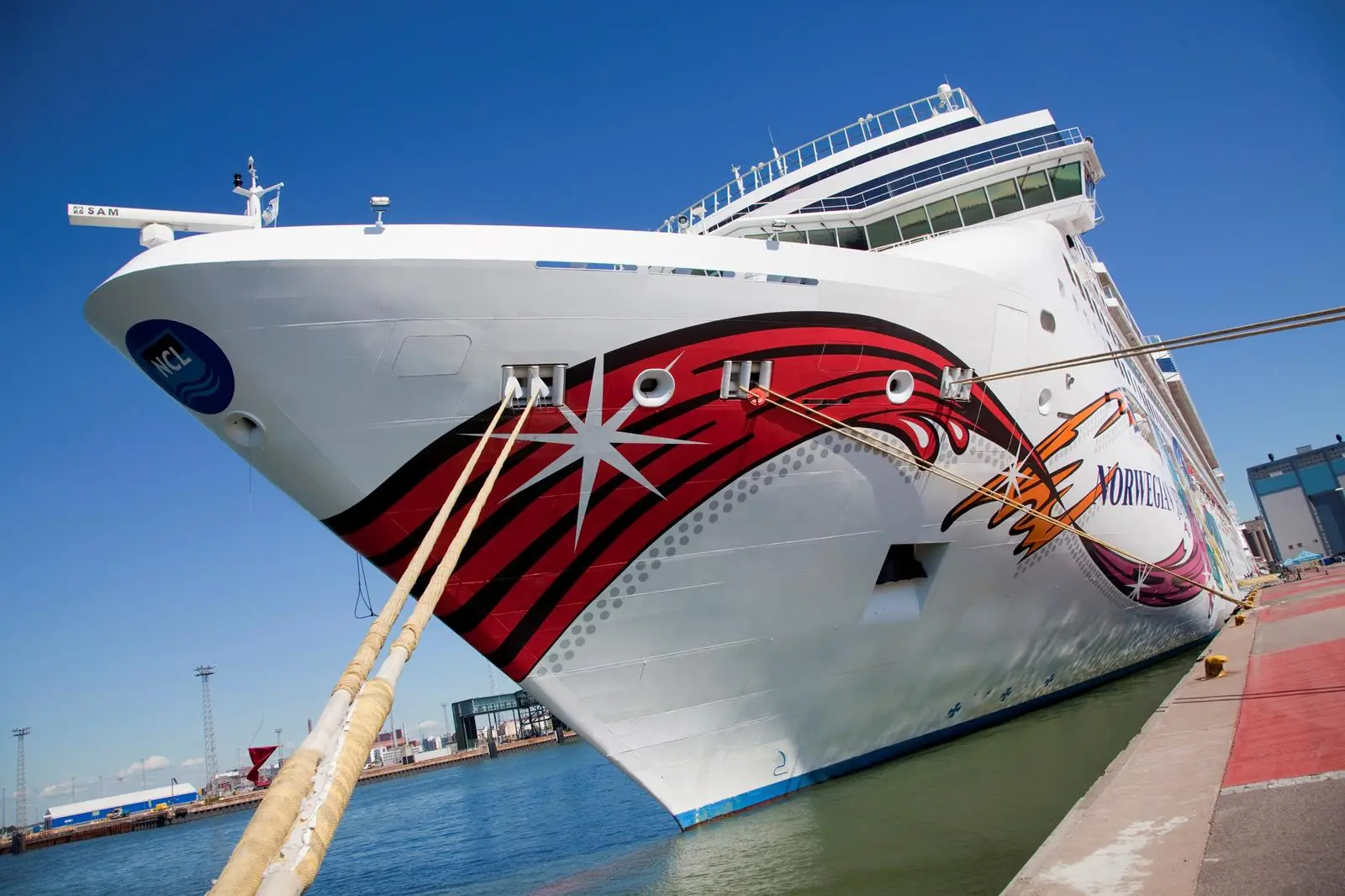 Norwegian Jewel is the first NCL vessel  with Eniram DTA deployed. Fleetwide deployment followed successful tests. (photo: Peter Forsgård)