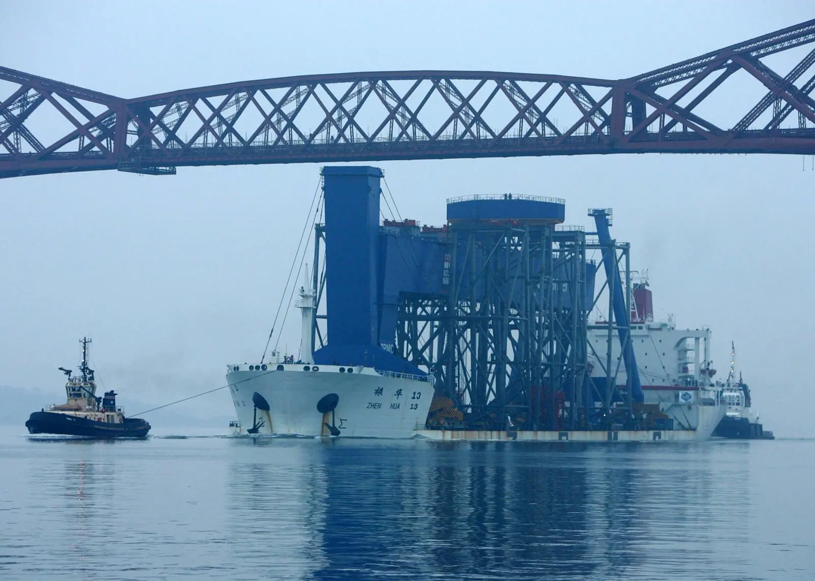 Babcock’s Goliath crane arrives at Rosyth