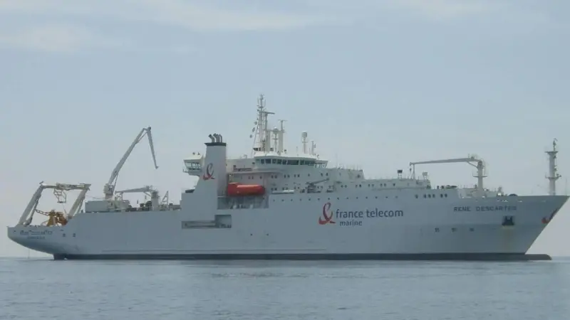 Cable ships provide a typical application for VSAT systems