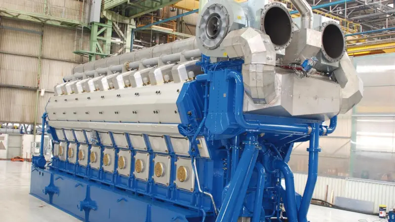 The Wärtsilä 50DF tri-fuel medium-speed engine can switch smoothly between natural gas, light fuel oil and heavy fuel oil during operation