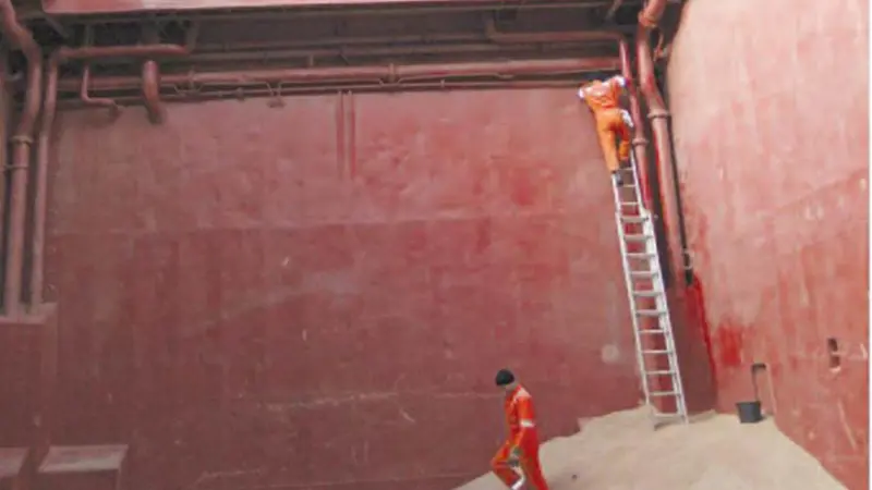 Access to ventilation holes in cargo holds is often difficult – in this case, the ventilator opening is behind the pipes under the deck (Gard)
