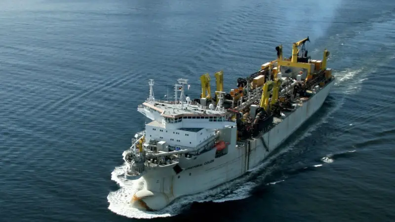 The Jan de Nul fleet uses Total’s biodegradable lubricants