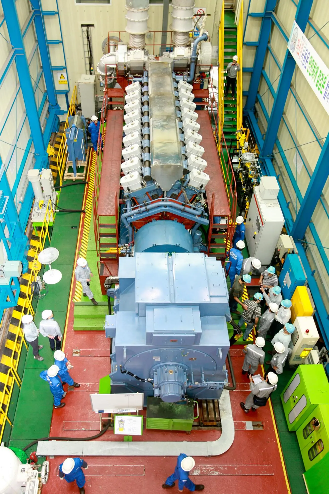 Test run of the Himsen H35/40GV gas-powered engine
