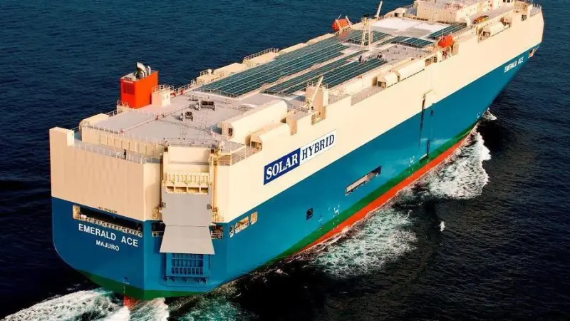 Hybrid car carrier 'Emerald Ace'