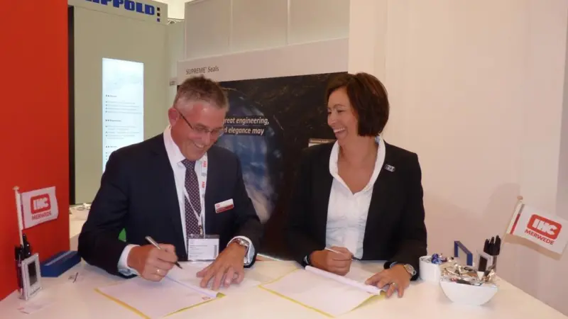 Willem Steenge, managing director, IHC Sealing Solutions and Marit Börjesson, managing director, Berg Propulsion