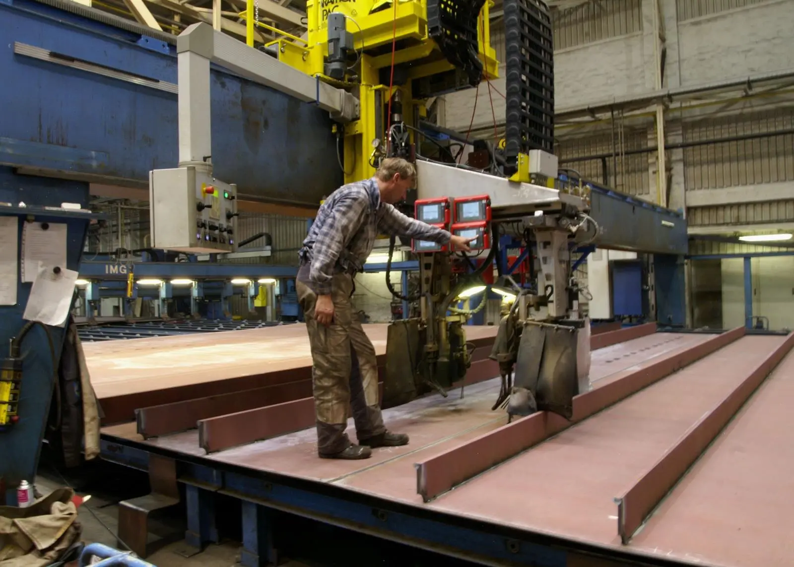 Shipbuilding often requires long welded seams, and a tandem process such as the Fronius TimeTwin digital system, seen here at the P+S Werften Wolgast yard, can speed up the welding process