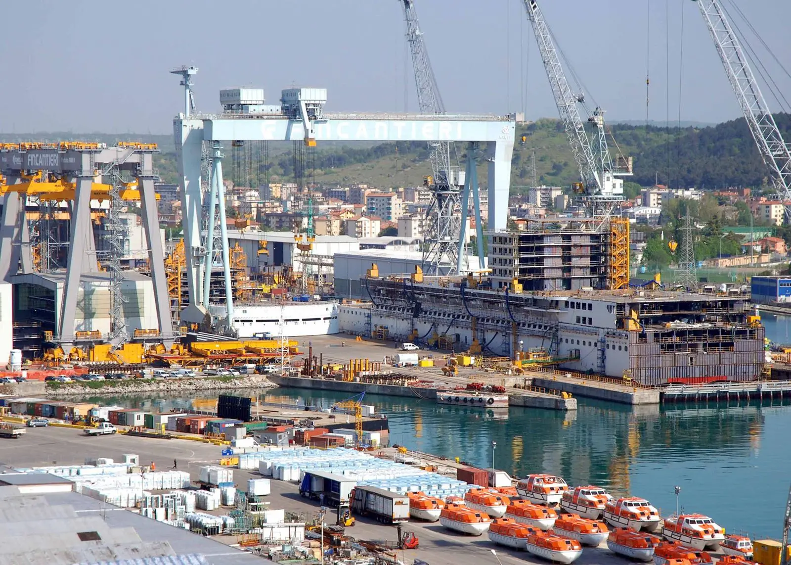 Fincantieri claims leadership in the world high-tech shipbuilding market, following an agreement to acquire a majority holding in STX OSV