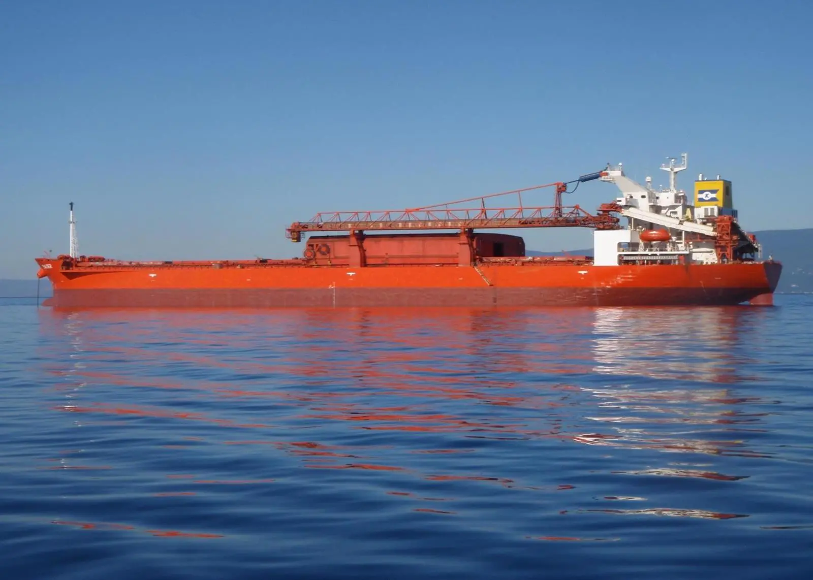 ‘Balder’, with EGCS installed in a new funnel, leaves the yard after drydocking