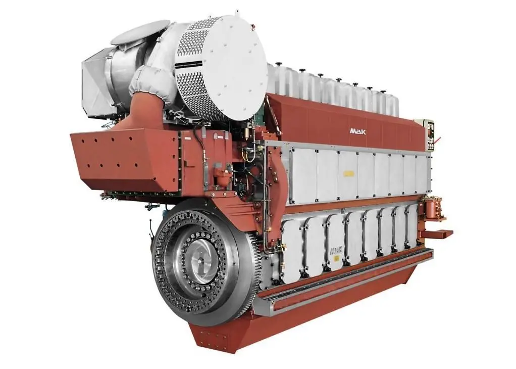 The M 34 DF is based on the M 32 C