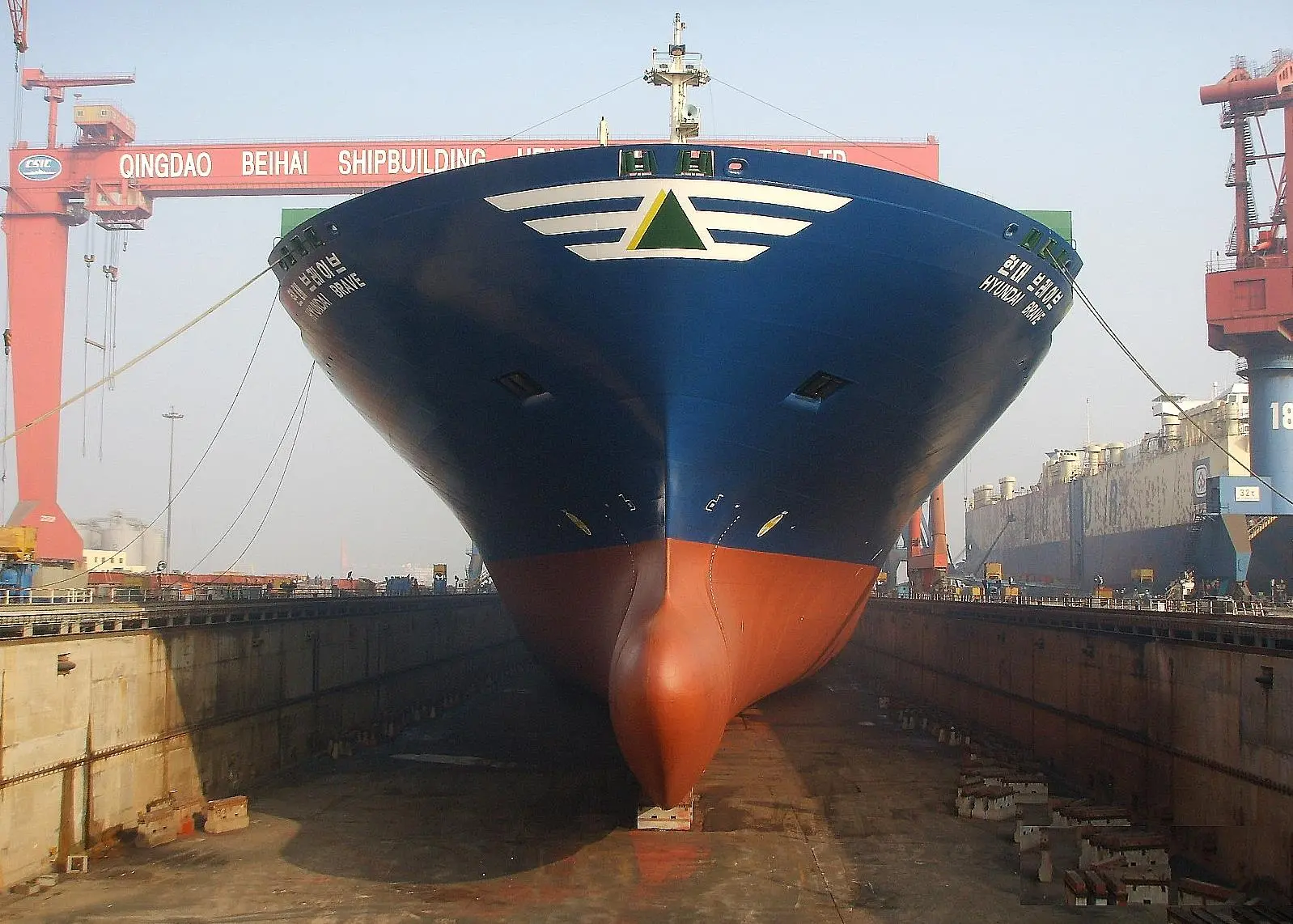 The new bulbous bow on the 'Hyundai Brave' has produced 5% fuel savings