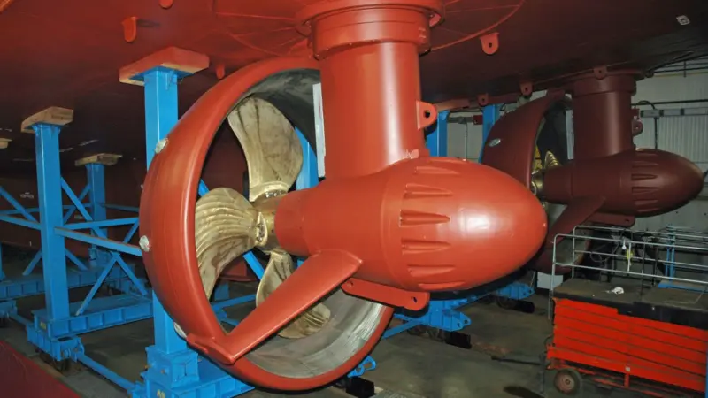 Rolls-Royce thrusters on a current tug newbuild at the Sanmar yard in Turkey