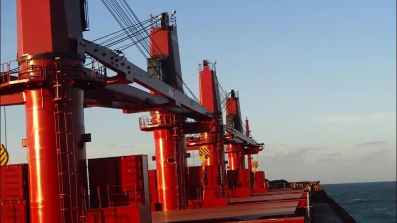 The equipment package includes MacGregor VDF electric cranes