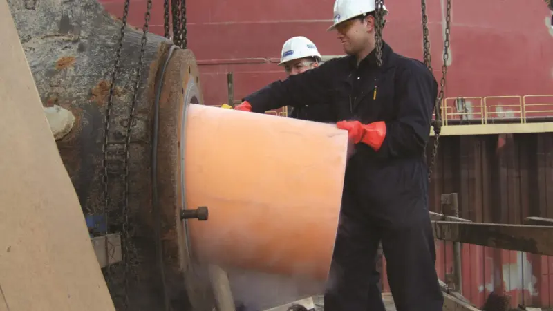 82713_Installing-Thordons-seawater-lubricated-COMPAC-propeller-shaft-bearing