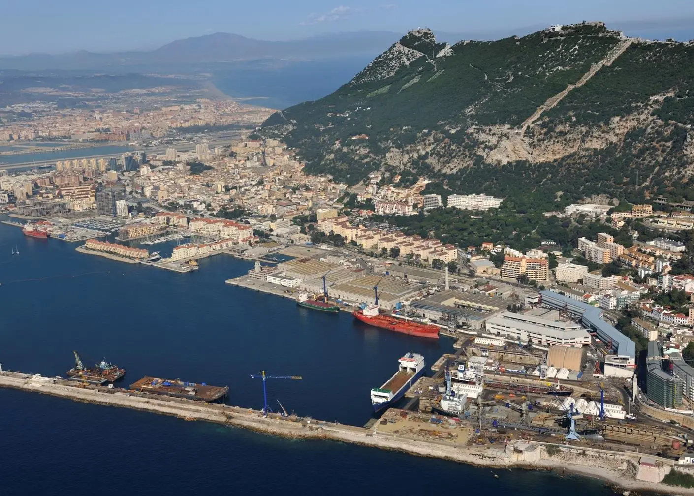 Gibdock offers comprehensive repair, maintenance and conversion in its three dry docks ranging in length from 154 to 272m