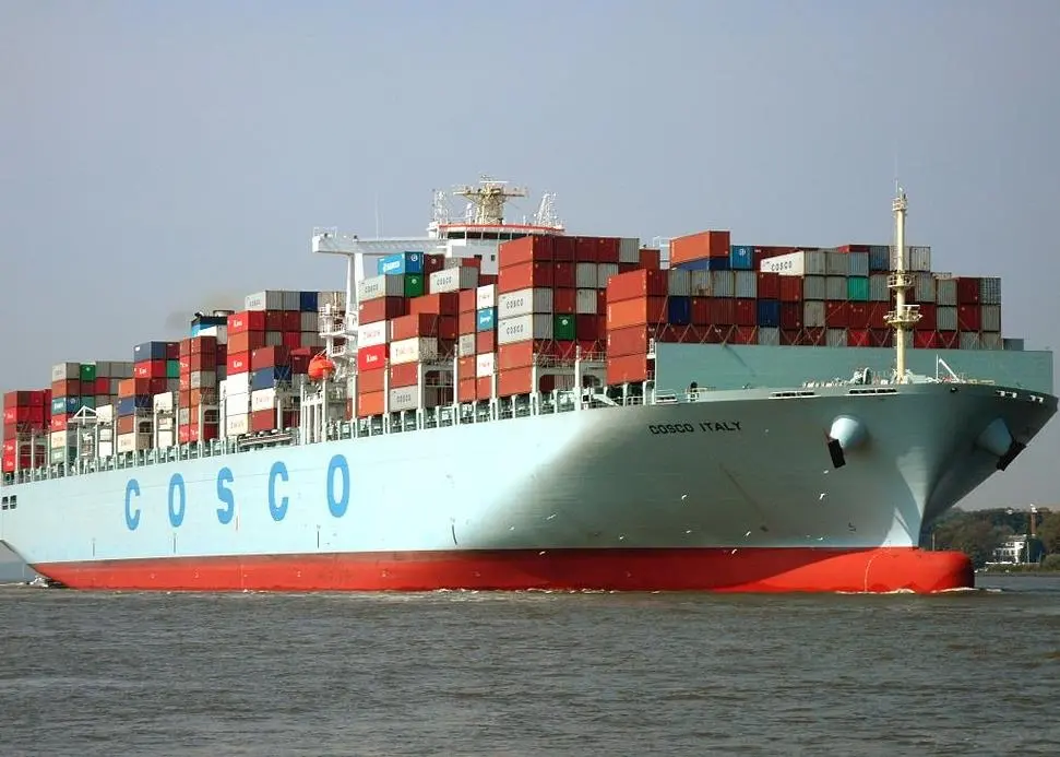 ‘Cosco Italy’ on the river Elbe Photo: Buonasera/Wikimedia CC BY-SA 3.0