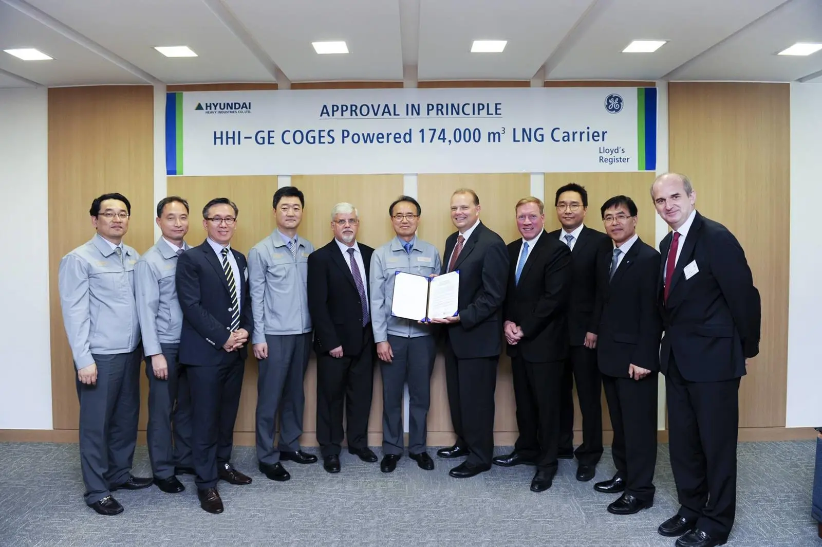 Teams from Hyundai Heavy Industries and GE Aviation and Marine receive approval for their gas turbine-powered LNG carrier