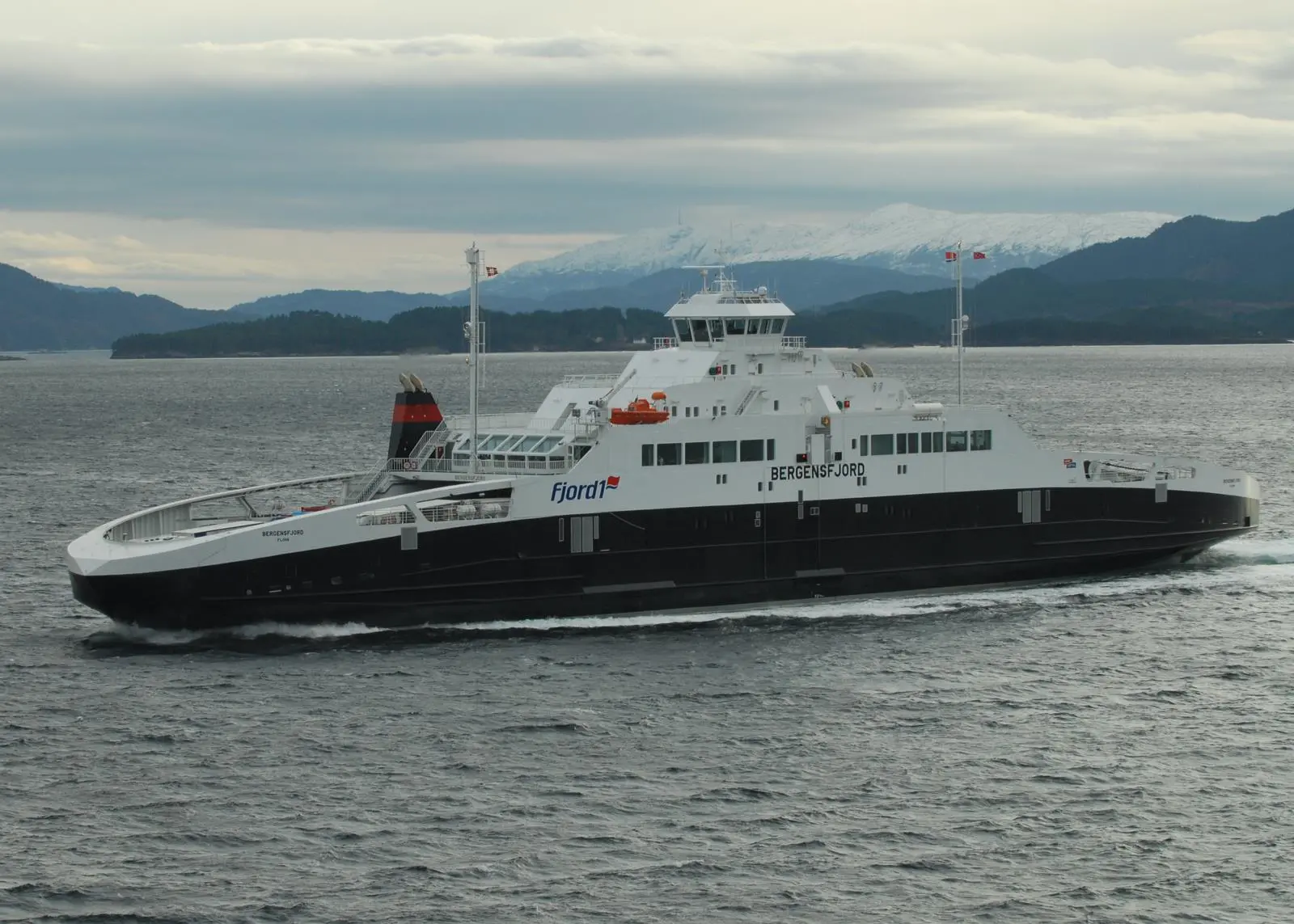 The new RP guidelines are the first to offer advice on measuring LNG fuel quality, according to DNV GL. Photo credit: Magne Røe