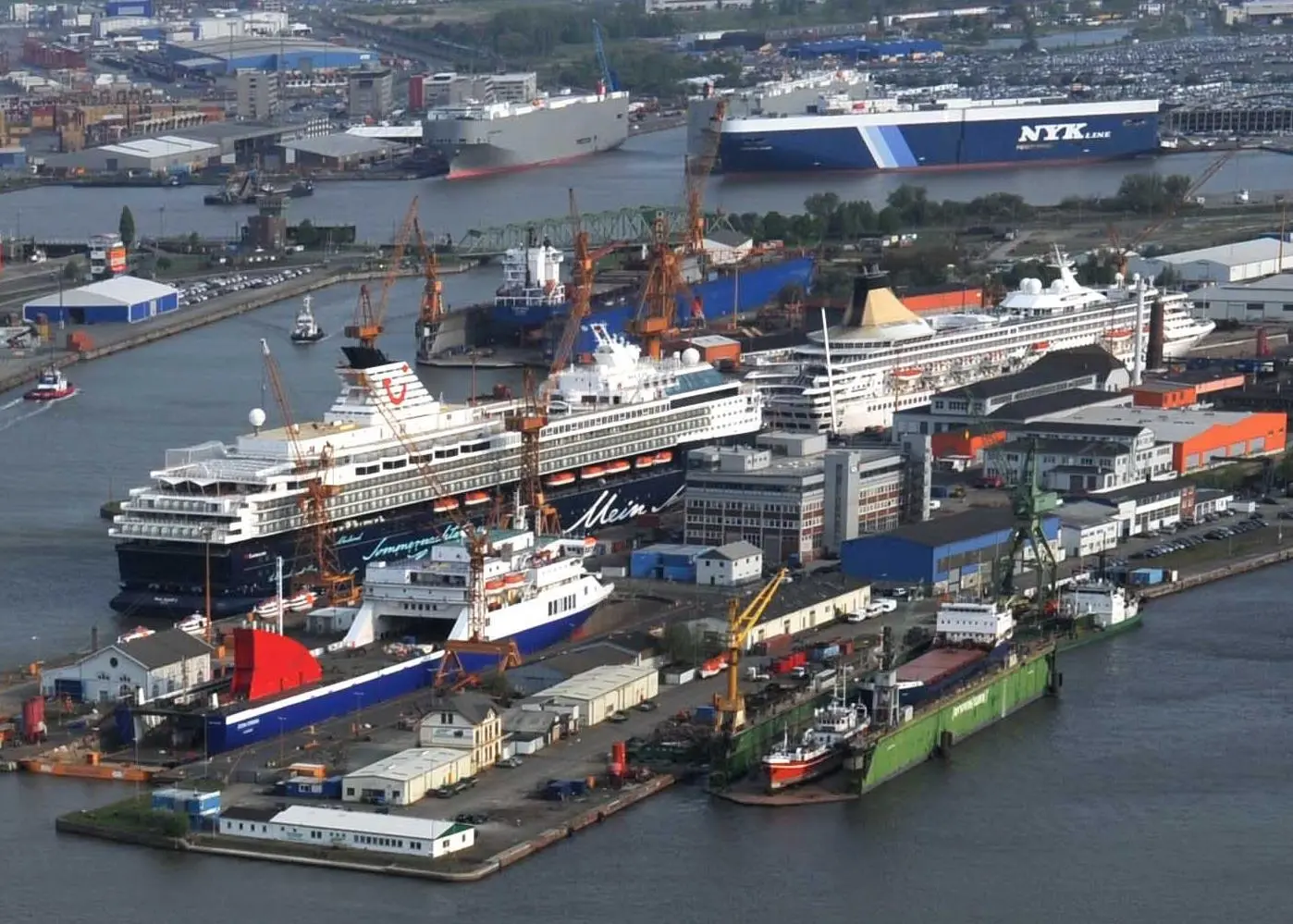 Lloyd Werft: new group confirmed