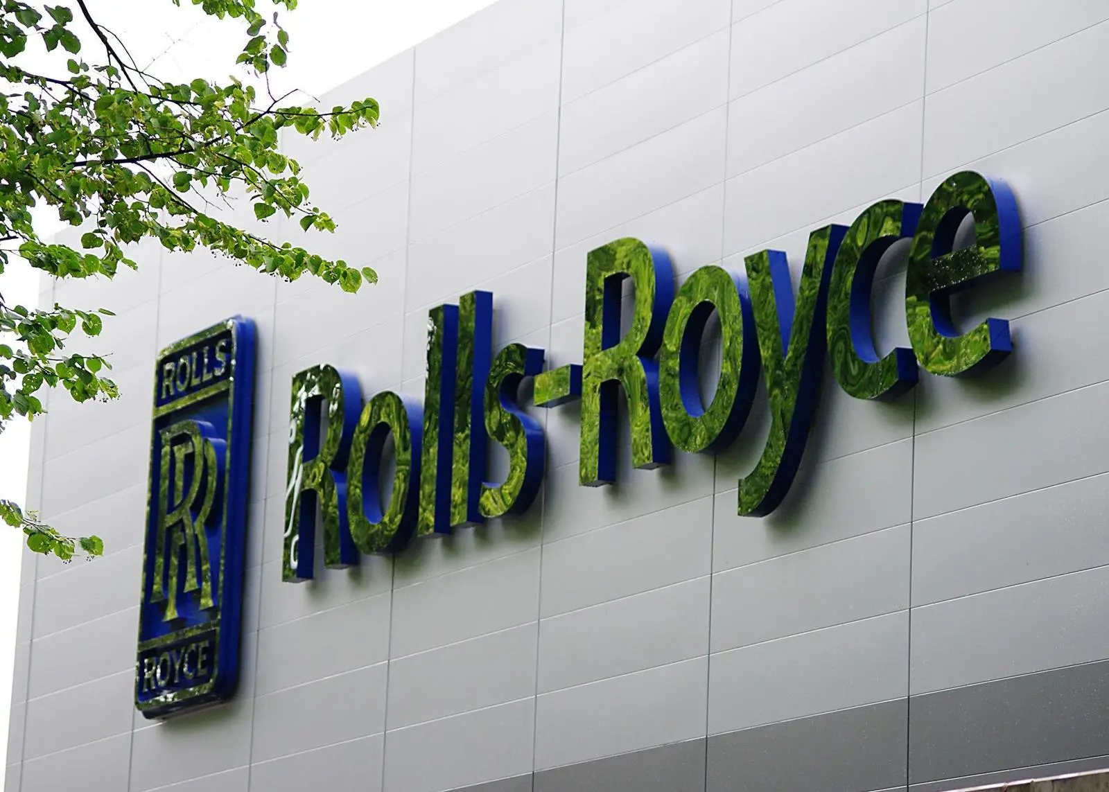 Rolls-Royce has streamlined its marine business while advancing autonomy and ship intelligence development ahead of any sale