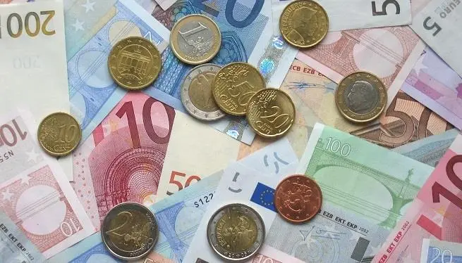 85607_Euro_coins_and_banknotes-Copy