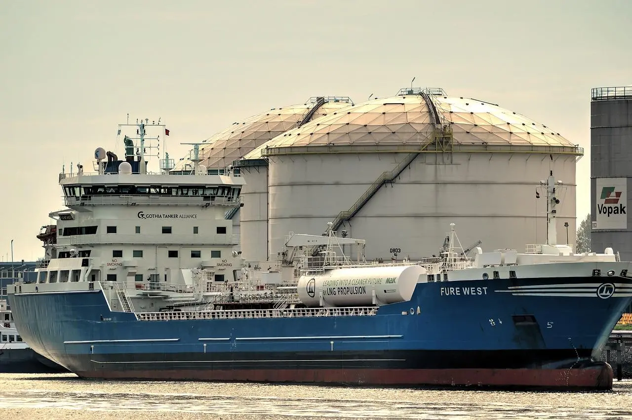 86124_tanker-2875593_1280