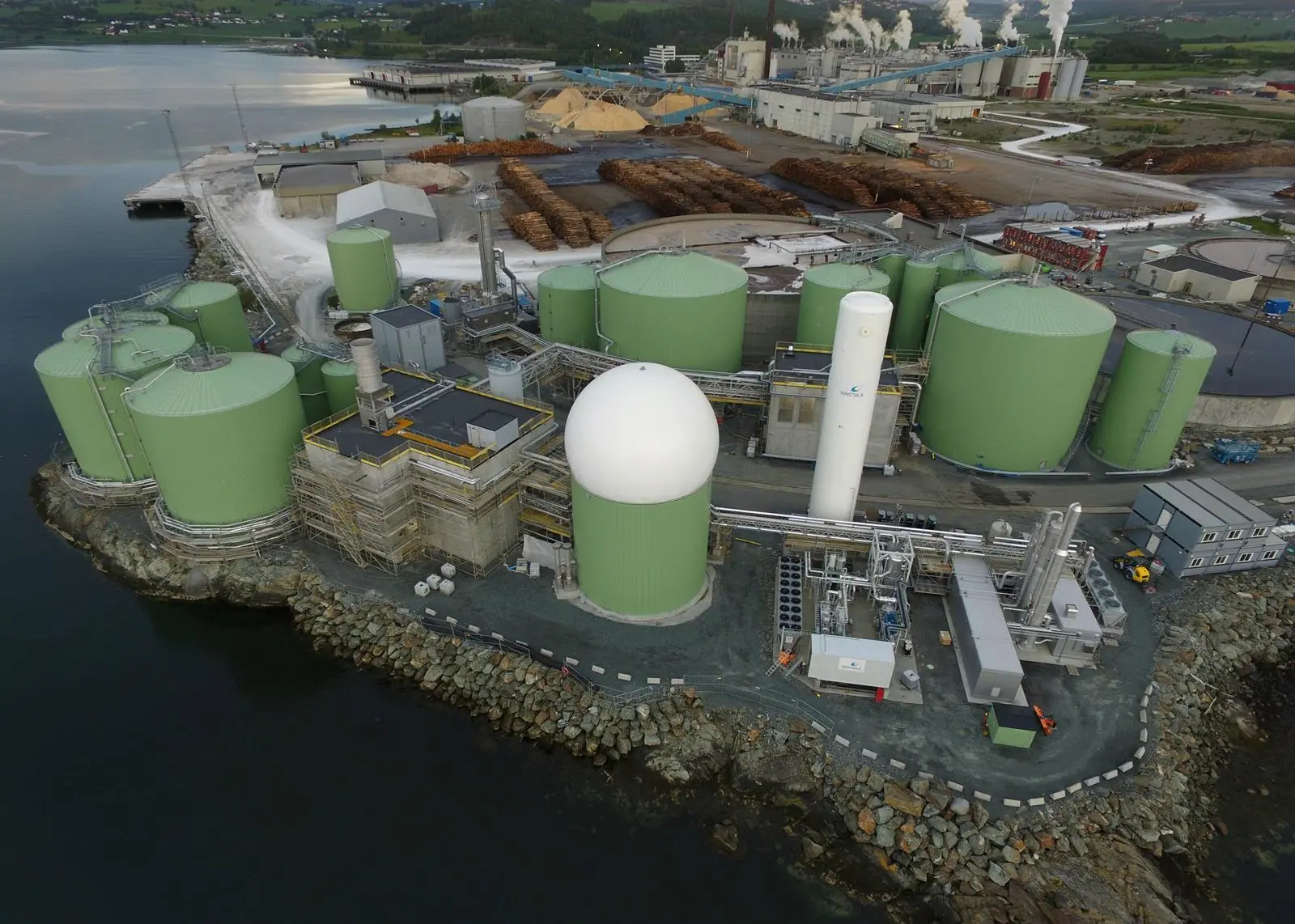 Wärtsilä Biogas Solutions combines biogas upgrading with liquefaction to offer a full service for advanced biofuel production Photo: Biokraft