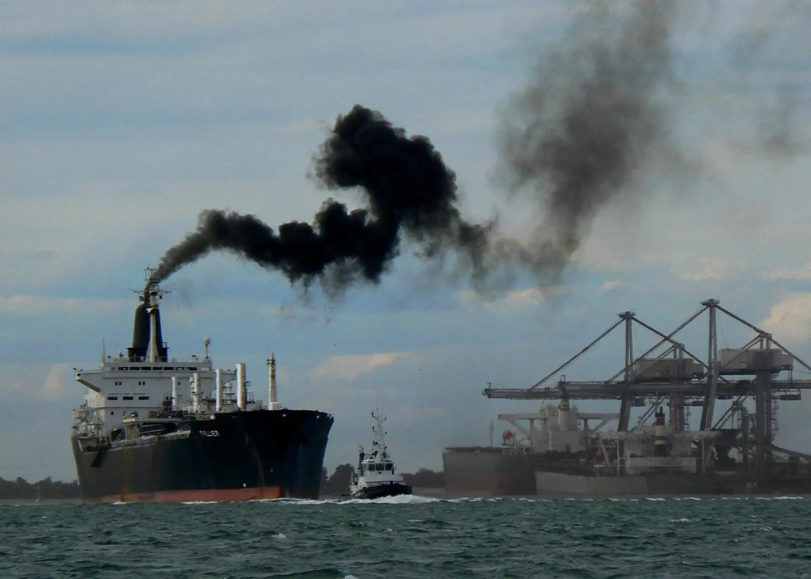 The shipping sector is focused on ways to reduce GHG emissions Photo: wikimedia
