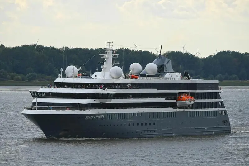 World Explorer on the River Elbe (credit: Hafen Hamburg/Dietmar Hasenpusch)