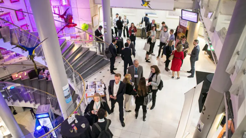 87476_092A2199