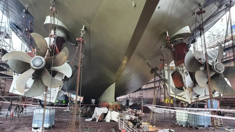 Thruster replacement on Deutschland at Remontowa