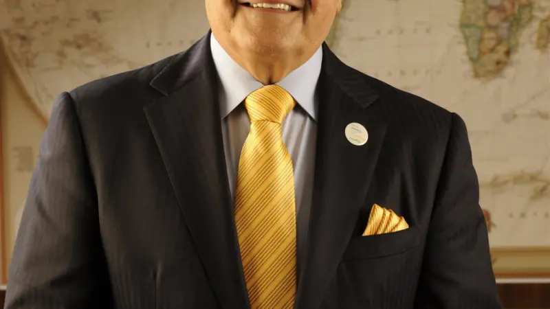 Seifi Ghasemi Air Products Chairman President and CEO
