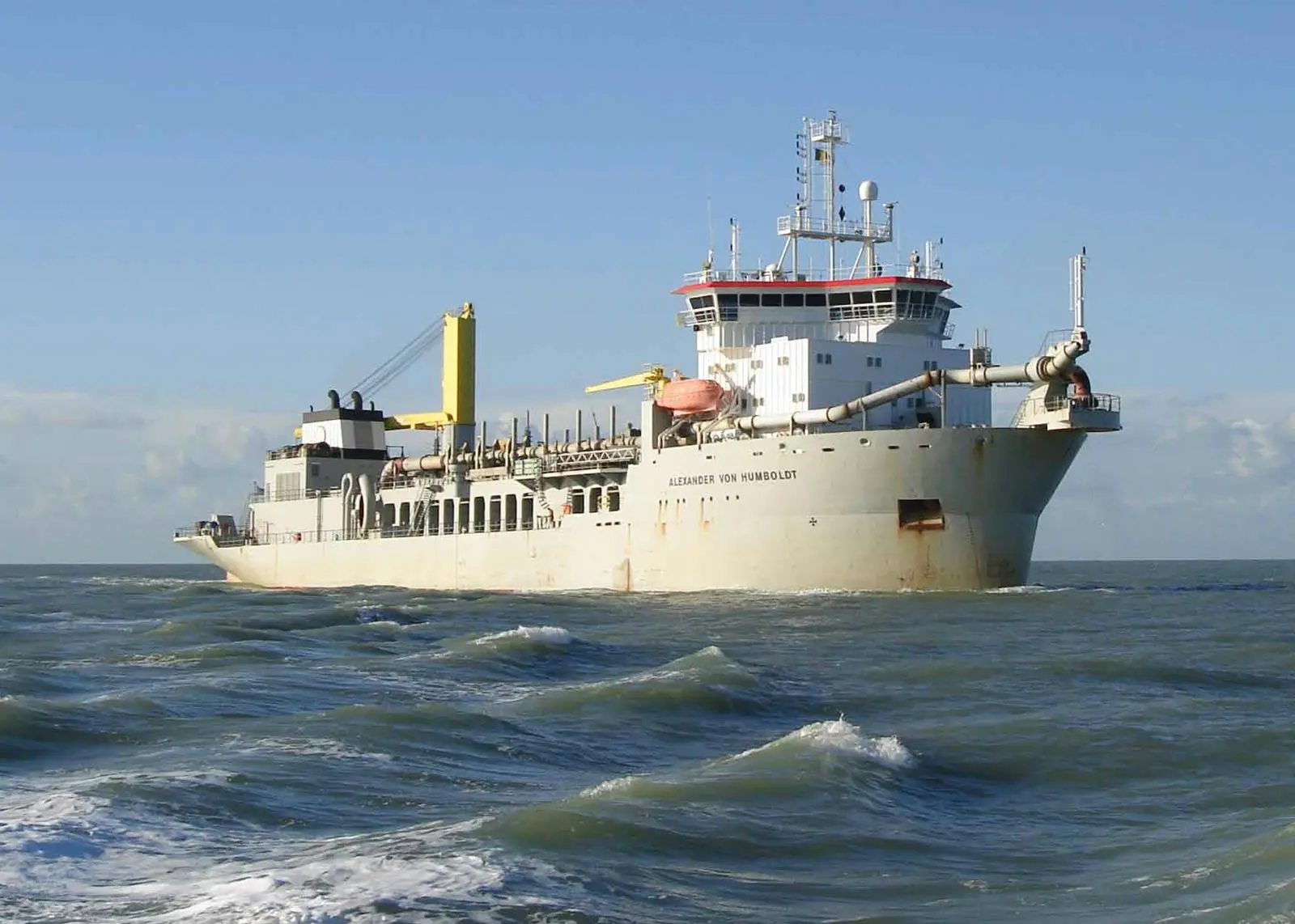 Jan De Nul’s Trailing Suction Hopper Dredger Alexander von Humboldt (credit: MAN ES)