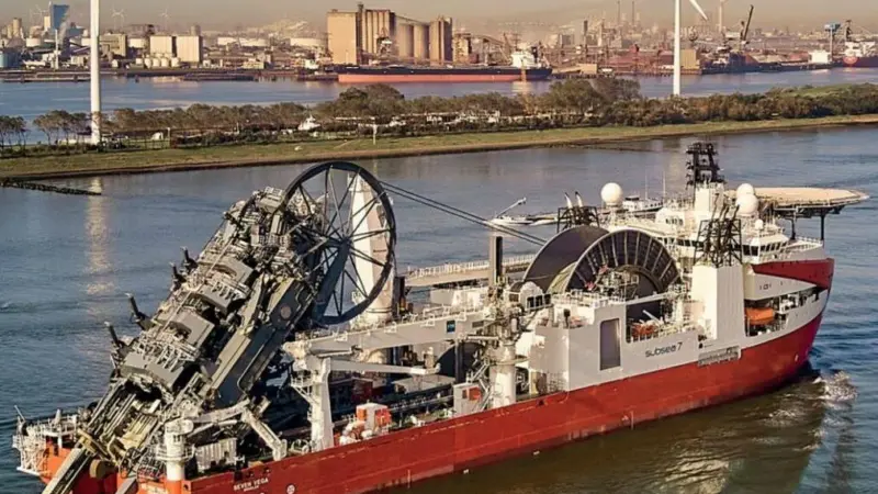 Reel-lay vessel Seven Vega has the flexibility to work at any depths up to 3,000m (credit: Subsea 7).