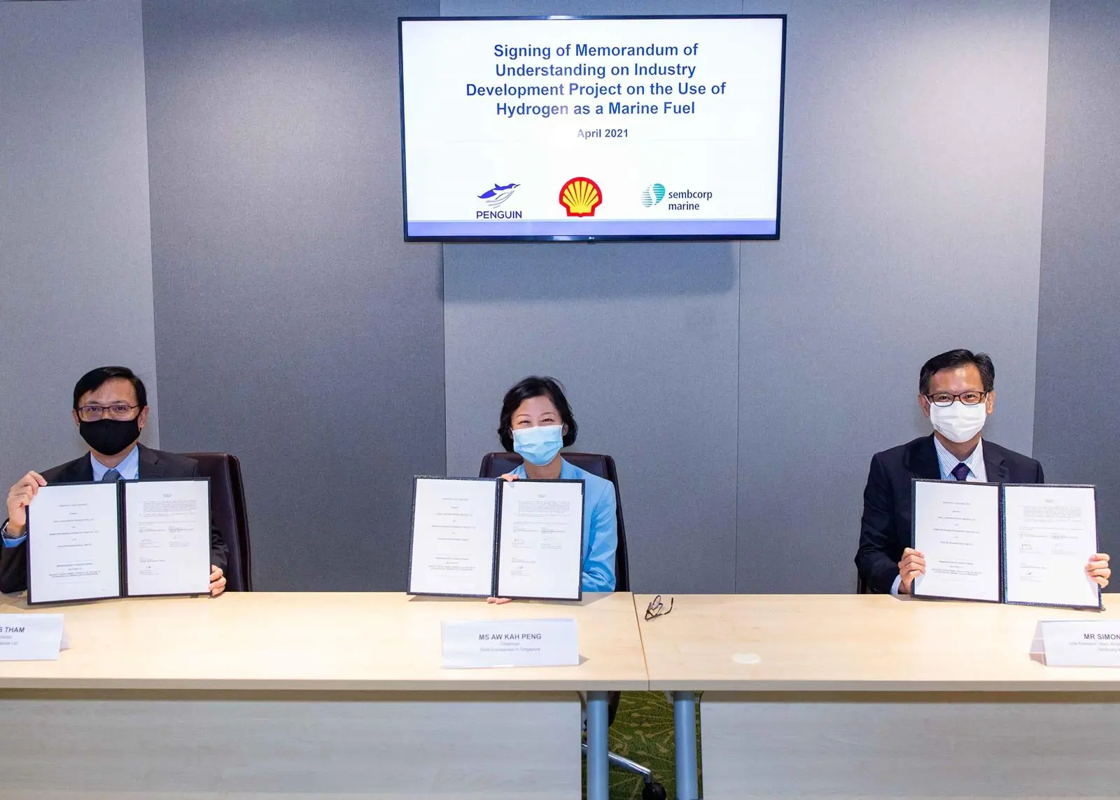 Shell, Sembmarine and Singaporean shipowner Penguin International agreed to conduct Singapore's first hydrogen PEM FC project.