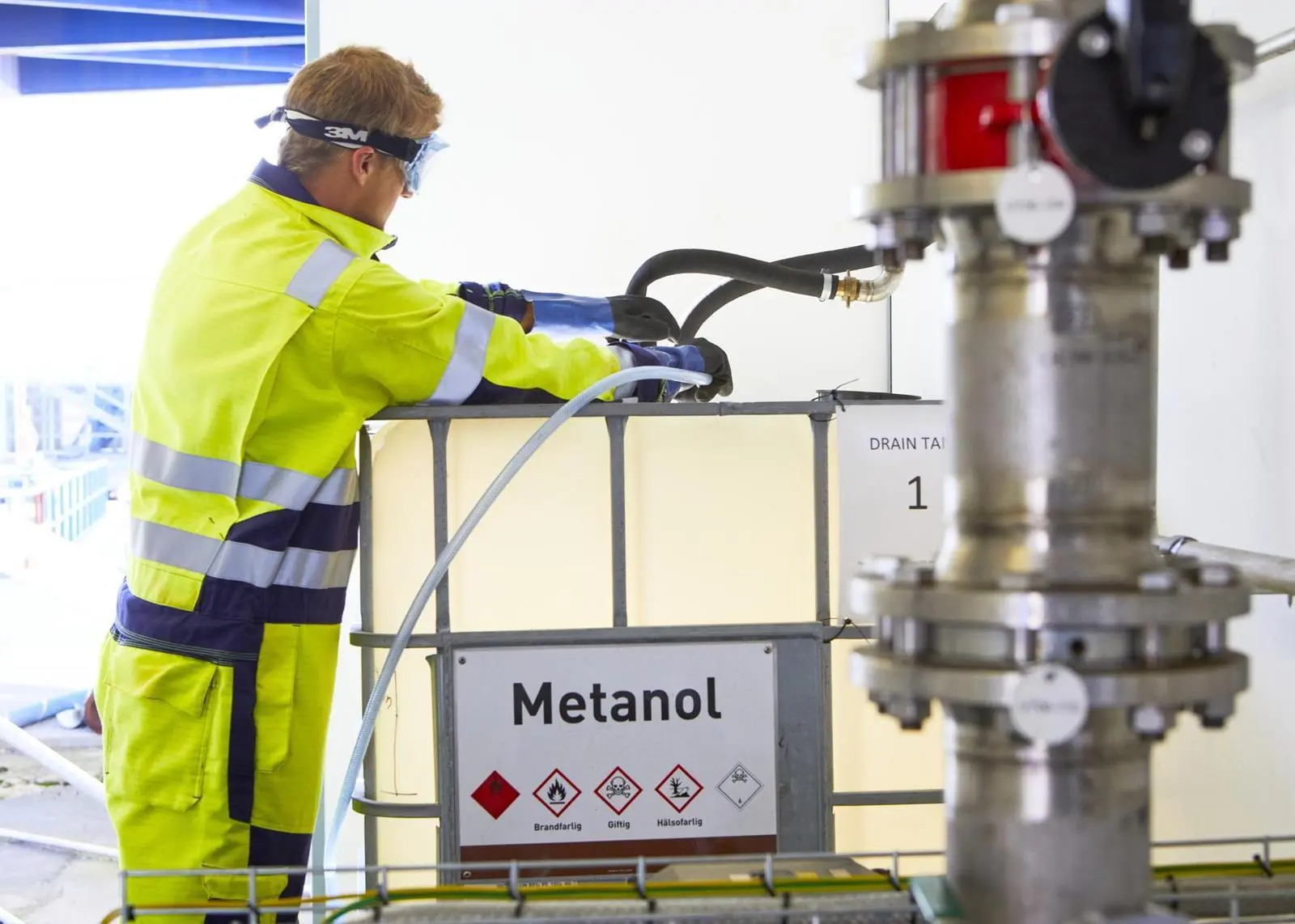 The ‘Germanica’ taking on board methanol Photo: Anna Hult/Stena Line