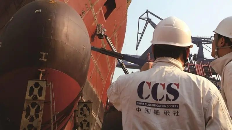 201131_CCS-workers-at-ship