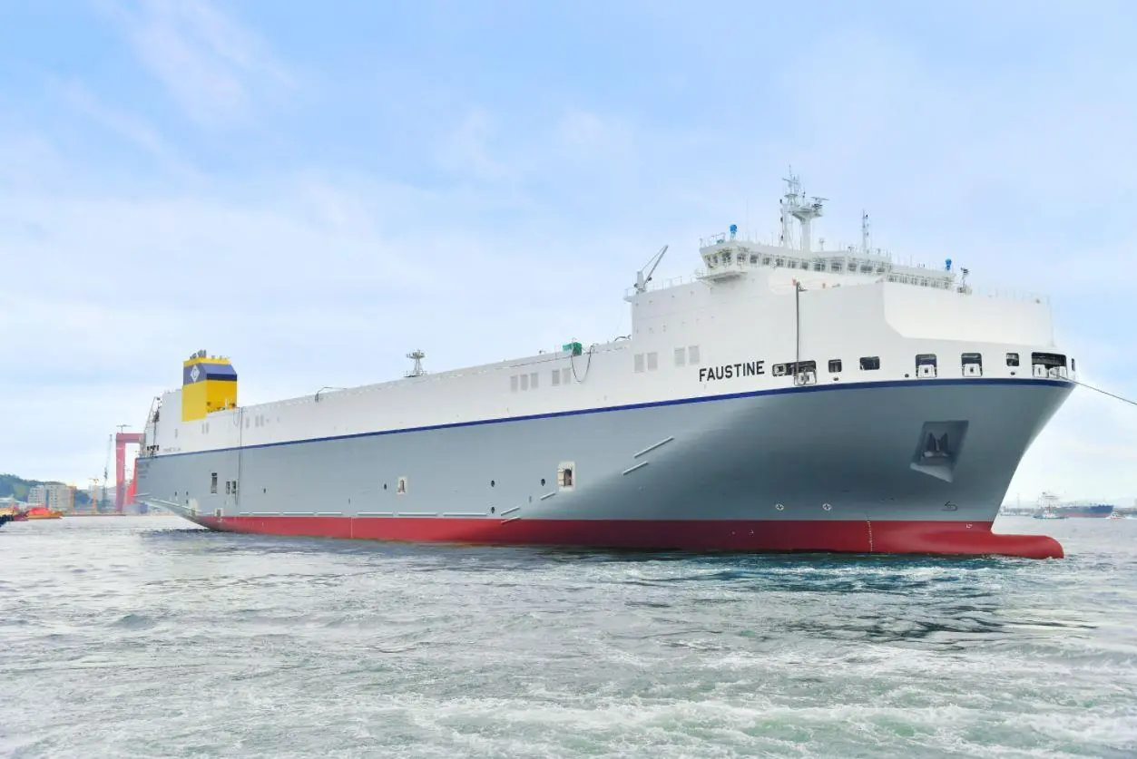 Flexible capacity and dual-fuel propulsion machinery underpin the latest tonnage for CLdN.
