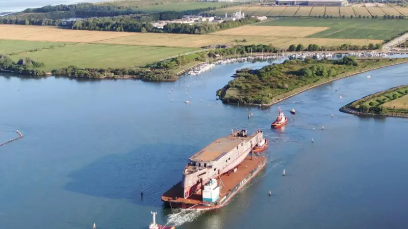 Rail ferry Iginia following load-out from the CIMAR yard on the Corno River