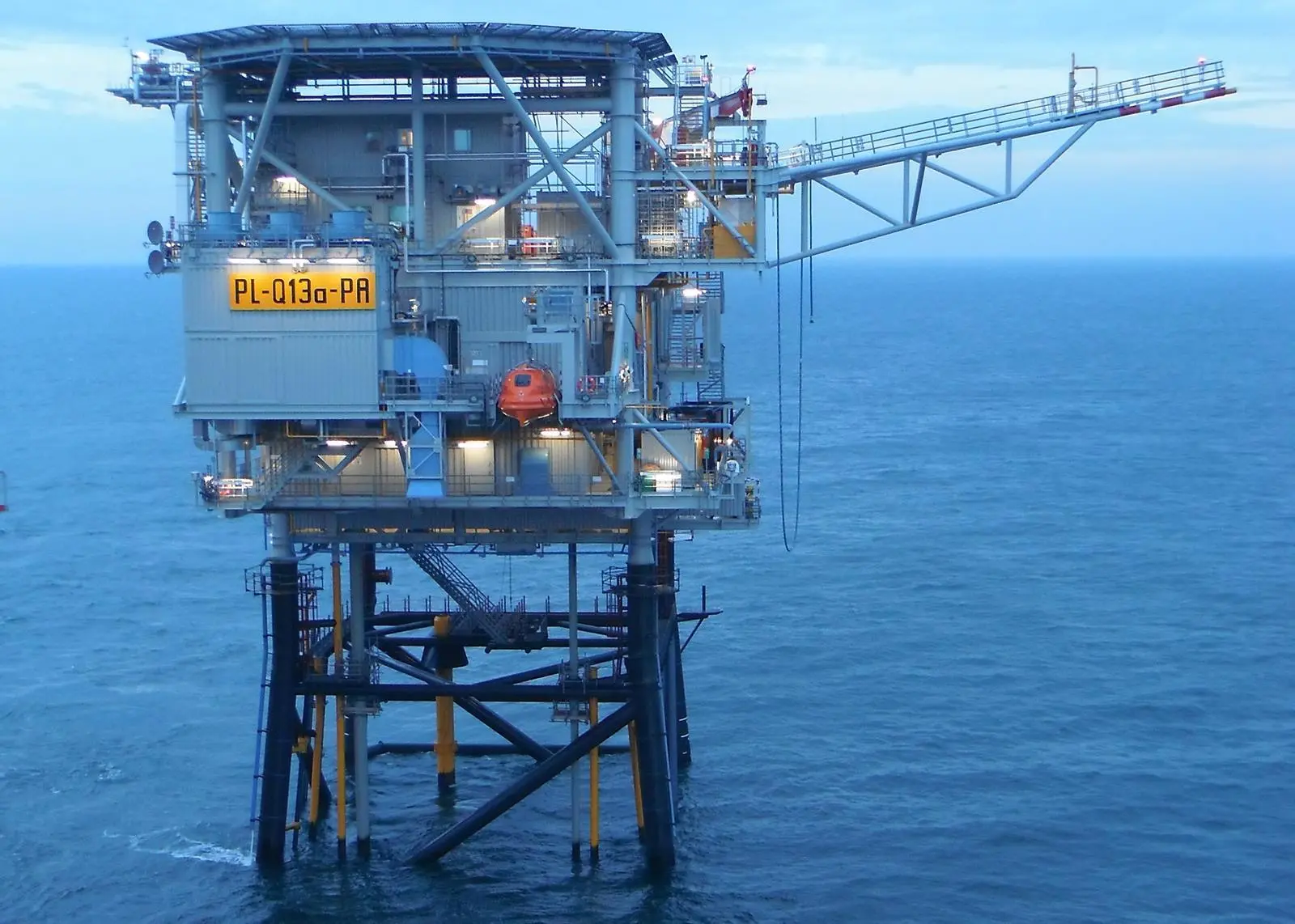 The demonstration project aims to apply lessons learnt from the PosHYdon pilot, which included offshore hydrogen electrolysis on Neptune Energy’s Q13a platform (pictured).