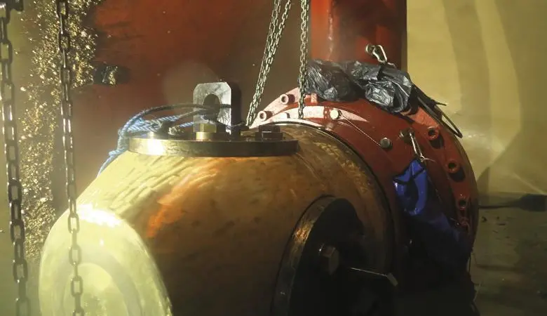 Thruster unit in closed off tunnel.