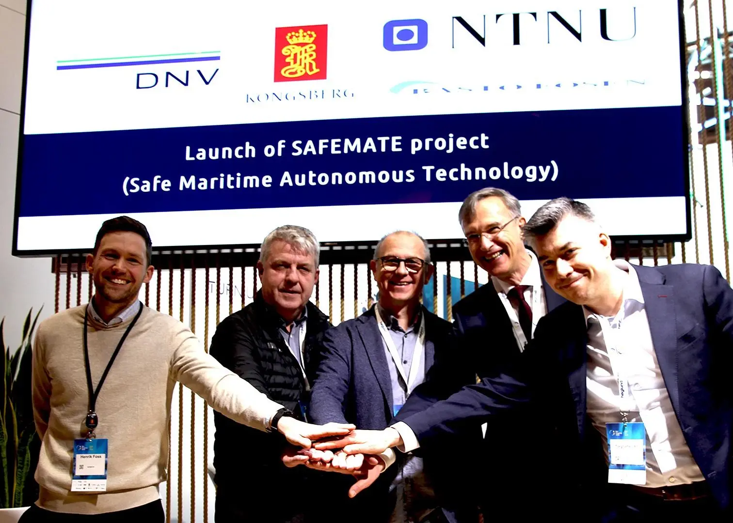 L-R: Henrik Foss, Product Manager, Kongsberg Seatex AS, Børre Flaglien, Director of Bridge Systems at KM, Ottar Osen, Professor Automation at NTNU, Pierre Sames, Group Research and Development Director at DNV, Jan-Egil Wagnild, CTO at Torghattan AS