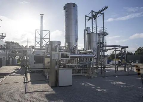 The stakeholders hope to reduce the current cost differential between synthetic and other alternative fuels and conventional fuels.
