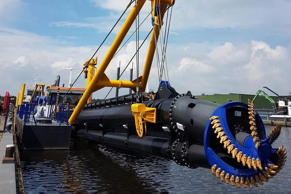 Outfitting is taking place at the Damen Dredging Equipment yard