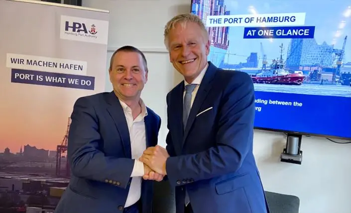 The Halifax Port Authority and Hamburg Port Authority have signed an agreement to decarbonise the shipping corridor between the two ports.