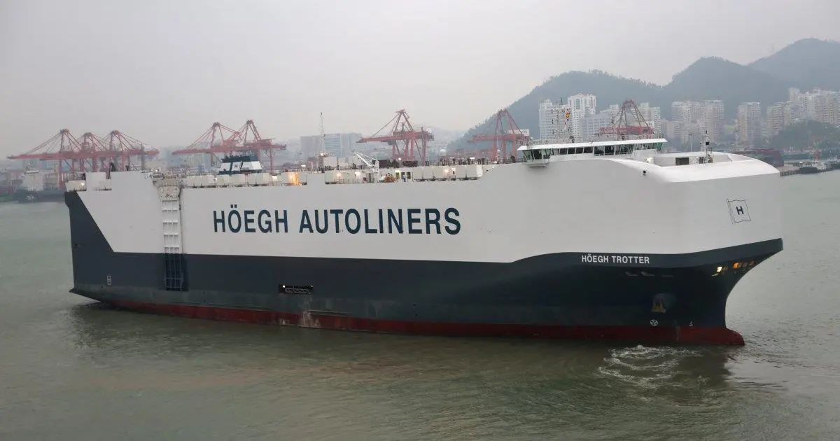 Höegh Autoliners has begun to offer customers the possibility of transporting cargo out of Europe while running on 100% advanced biofuels.