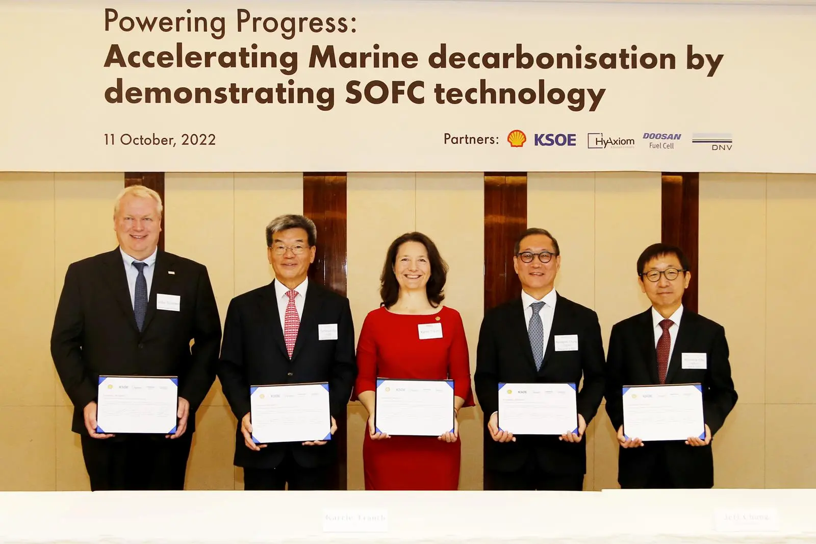 Shell has signed an agreement with KSOE, DNV and Doosan Fuel Cell to launch a vessel powered by a SOFC in 2025.