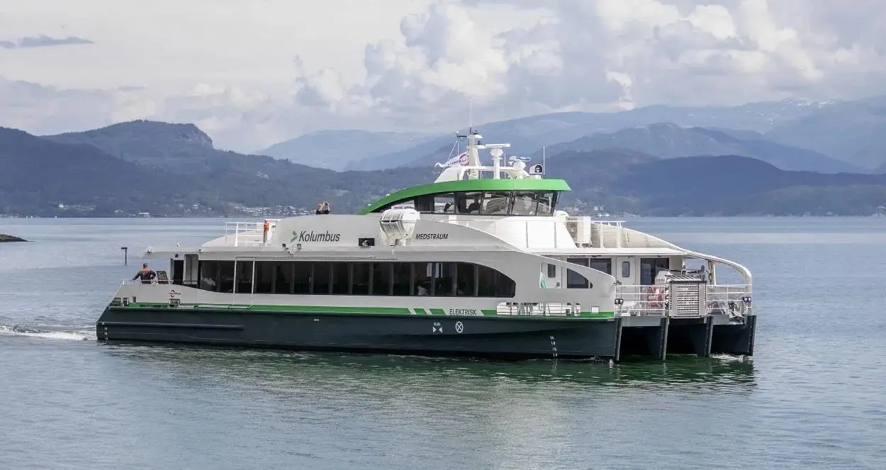 Unfolding of a new chapter in fast ferry development: the Norwegian-built Medstraum