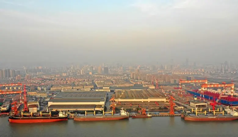 An order for seven methanol dual-fuel 24,000 teu containerships has been placed with Nantong Cosco KHI Ship Engineering in Nantong, China.